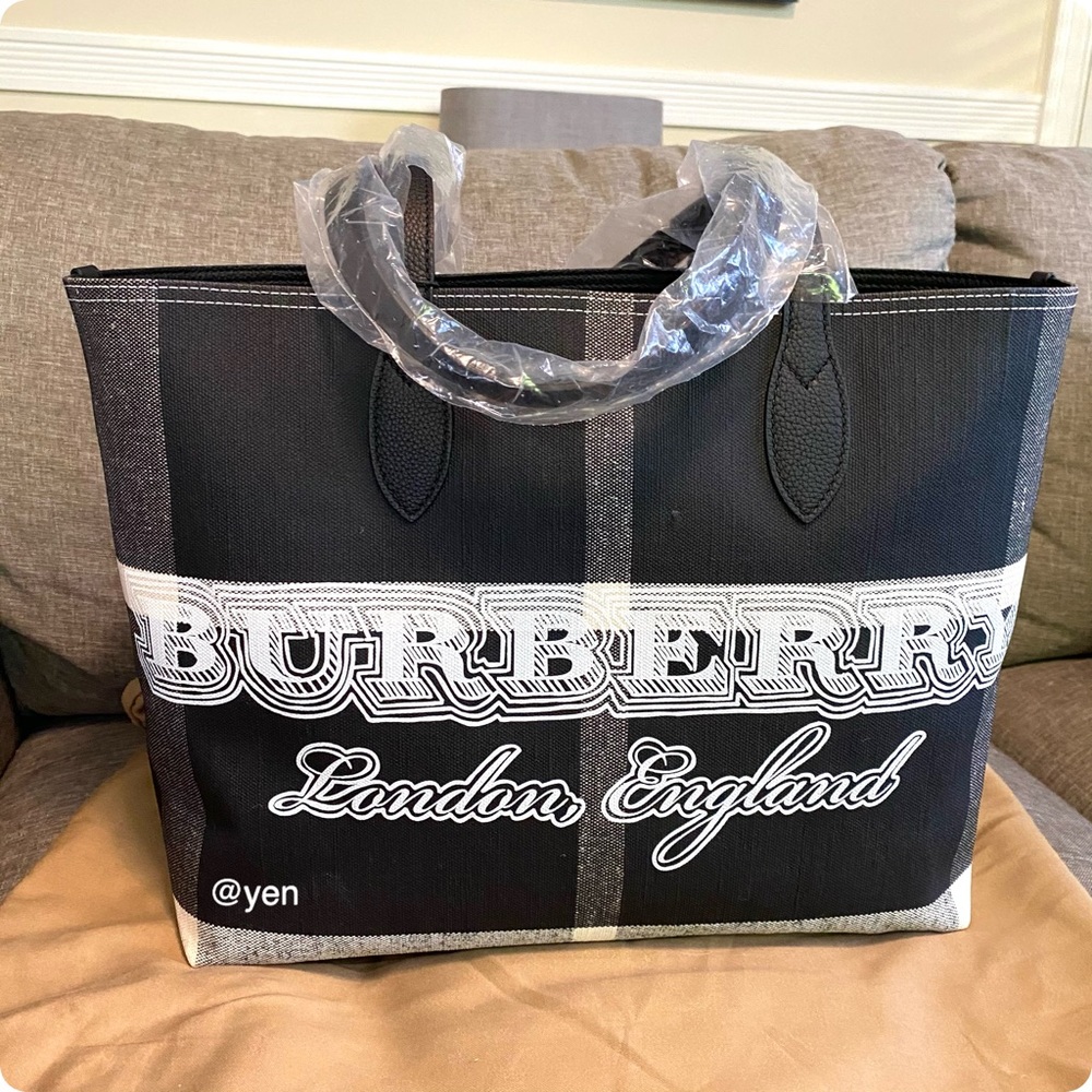 Burberry Doodle Reversible Black canvas leather - Picture 4 of 11